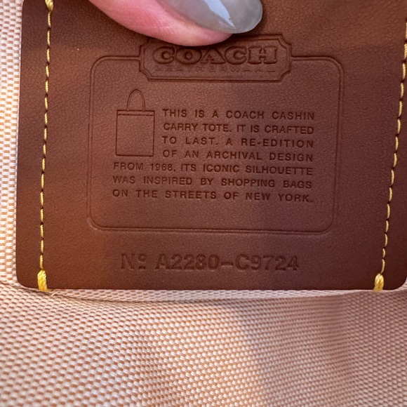 Coach Cashin Tote (C9724) - Picture 10 of 10